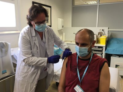 Vacunació antigripal a professionals sanitaris 2022