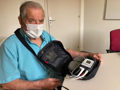 Manel Mendoza, pacient amb un dispositiu d'assistència ventricular (VAD)