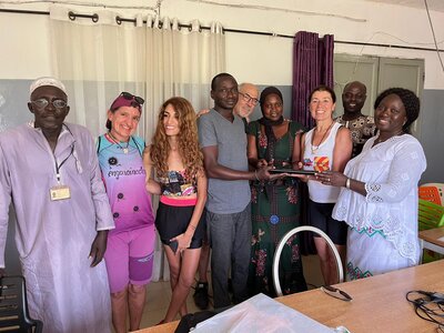 Donació portàtil a Hospital Tionck Essyl Senegal